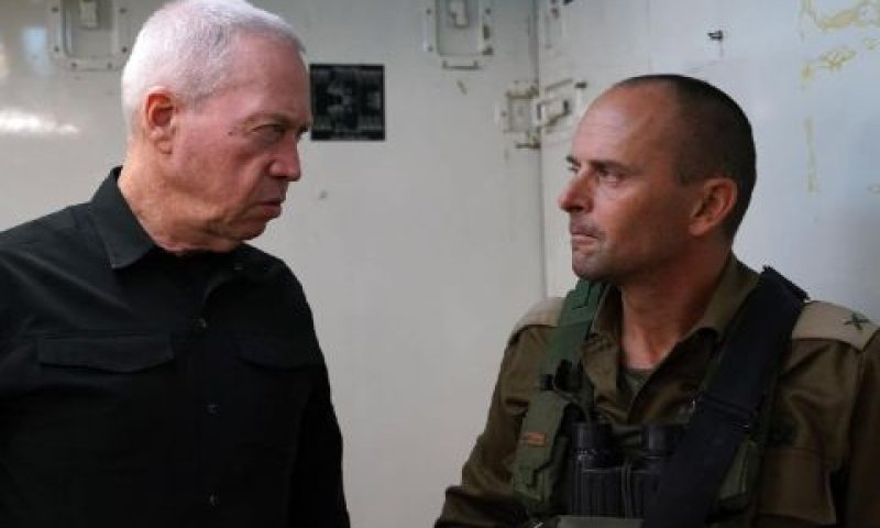 תא"ל שי קלפר, יואב גלנט [צילום: אריאל חרמוני]
