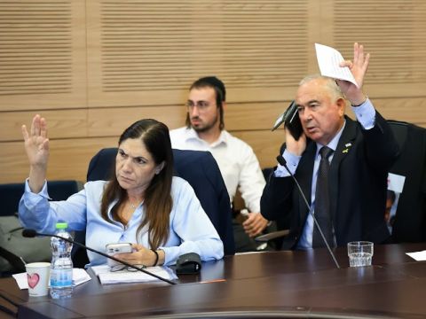 חה"כ אלי דלל ואתי עטייה [צילום: דוברות הכנסת]