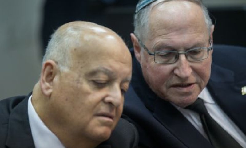 אחד ביוני, אחד באוגוסט [צילום: יונתן זינדל, פלאש 90]