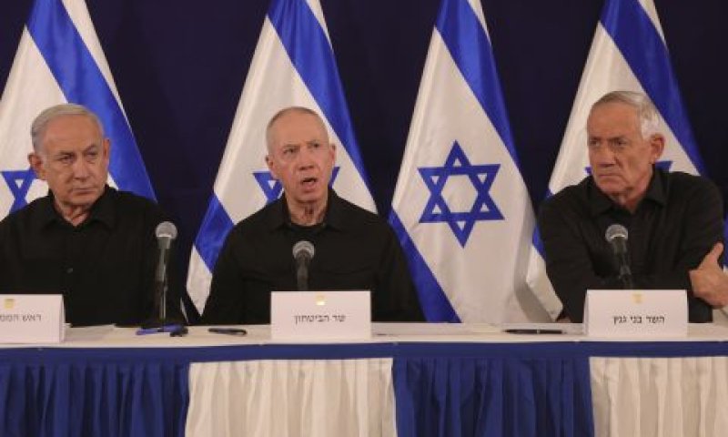 גנץ. נותן גיבוי לצה"ל ולשב"כ [צילום: אביר סולטן/AP]
