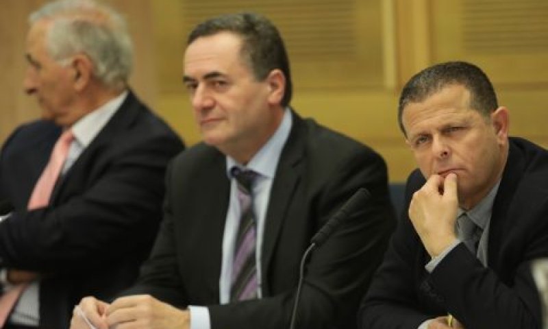 כבל, כ"ץ וגיורא רום [צילום: נועם רבקין/דוברות הכנסת]