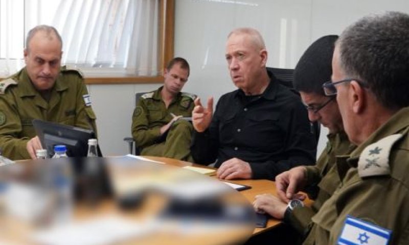 גלנט בפיקוד מרכז [צילום: אריאל חרמוני, משרד הביטחון]