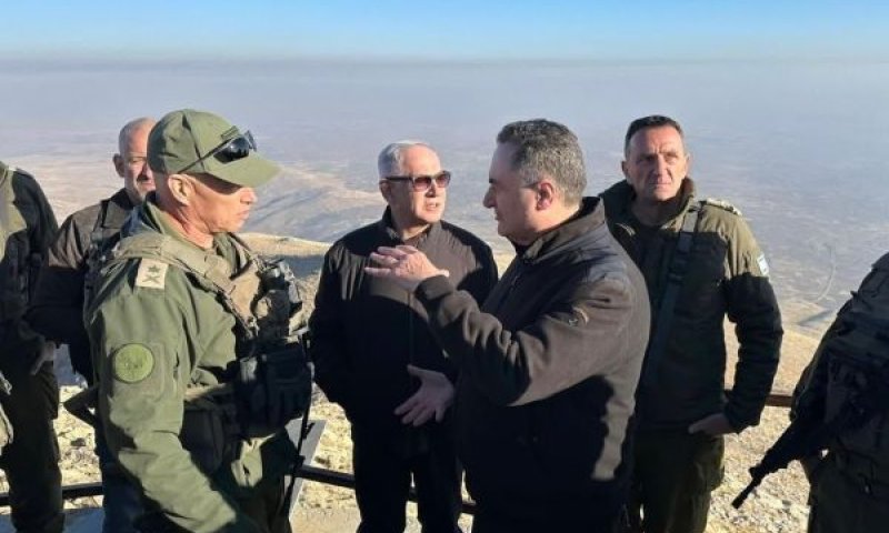 נתניהו וכ"ץ בחרמון הסורי [צילום: תקשורת שר הביטחון]