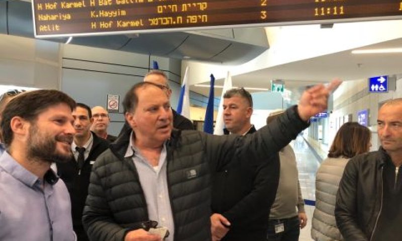מיכה מייקסנר והשר סמוטריץ' [צילום: רכבת ישראל]