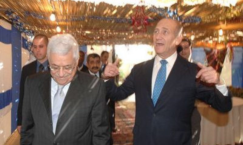 אבו מאזן בסוכת אולמרט [צילום: לע"מ]