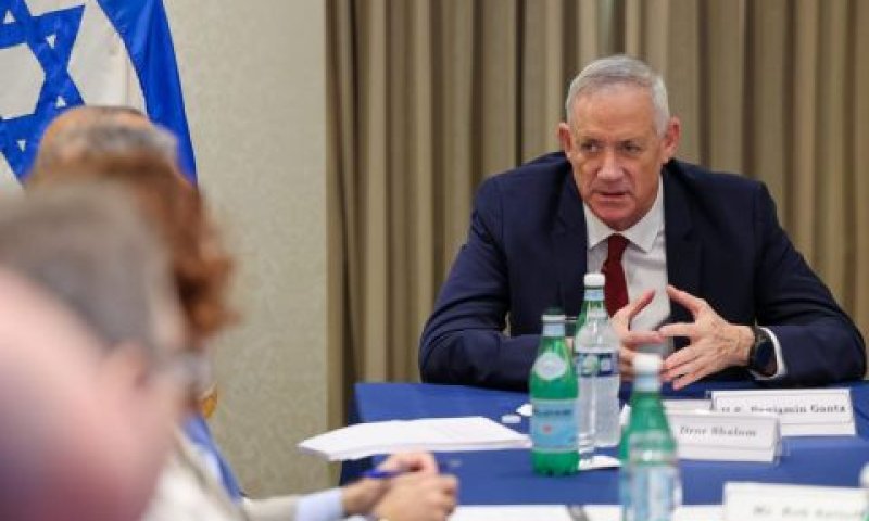 גנץ וראשי המכונים [צילום: יוסי מאי]