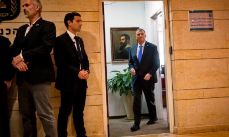 אדלשטיין. משוכה שצריך לעבור [צילום: יונתן זינדל/פלאש 90]