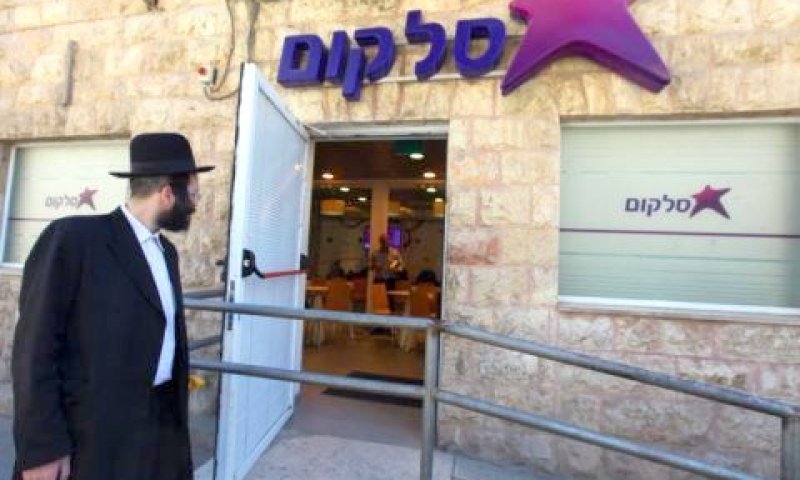 לא הניסיון הראשון של מפעילה סלולרית למכור סמארטפונים לא רק ללקוחותיה [צילום: פלאש 90]