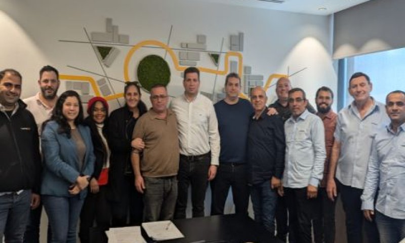 העלאות שכר לנהגים ולעובדי המינהל [צילום: דוברות ההסתדרות]