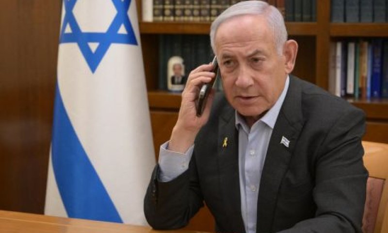 שיחת הטלפון של נתניהו [צילום: עמוס בן-גרשום/לע"מ]