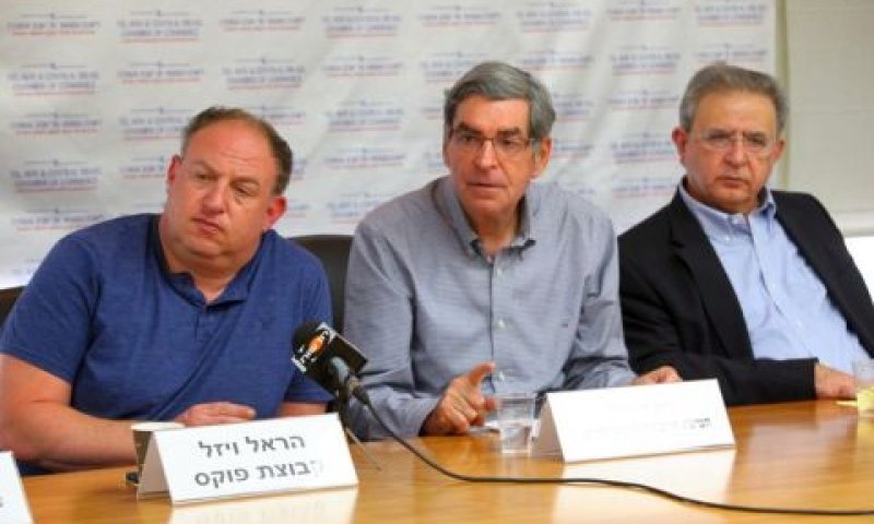 הראל ויזל, יורם דר וסולי סקאל. מודאגים [צילום: אפרת סער]