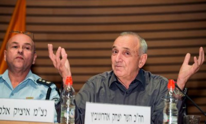 אהרונוביץ'. חציית קווים? [צילום: דני מכליס]