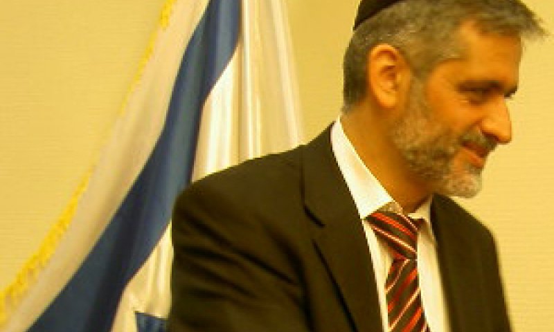 ישי. ממתינים להחלטתו