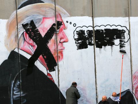 טראמפ מחוק. החומה בבית לחם [צילום: ויסאם השלמון/פלאש 90]