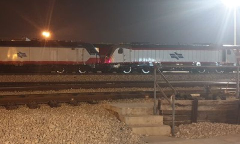 קטרי הניסוי חוזרים אמש למוסך לאחר שהפרעת ועד הרכבת הובילה לביטול הניסוי שתוכנן להבוקר [צילום: רכבת ישראל]