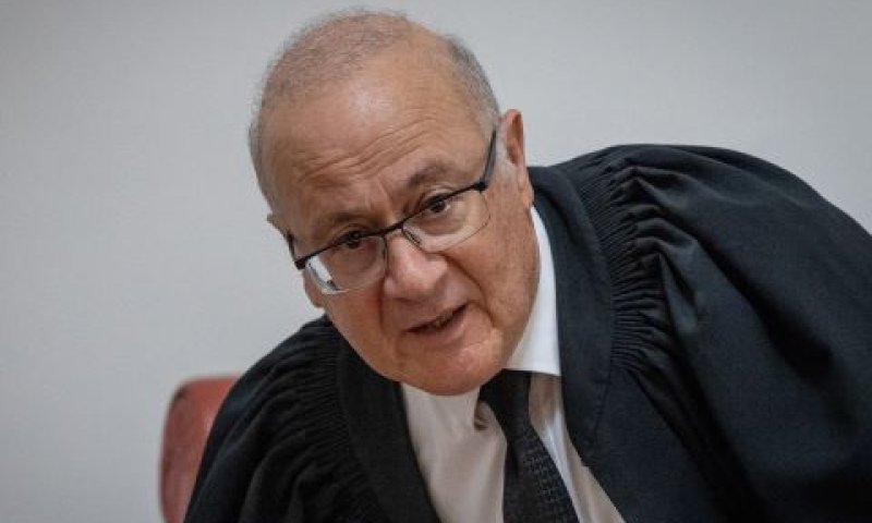 השופט אלרון. קורא להשלמת החקיקה [צילום: יונתן זינדל/פלאש 90]
