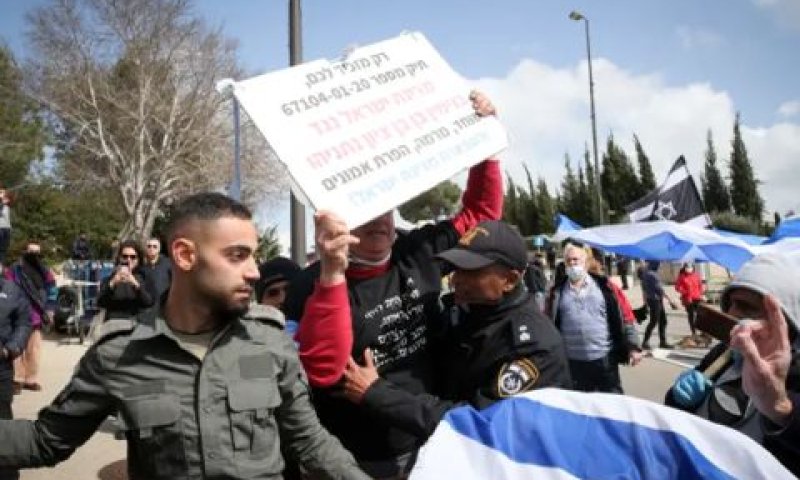 שיירת מחאה נגד אדלשטיין [צילום: יונתן זינדל/פלאש 90]