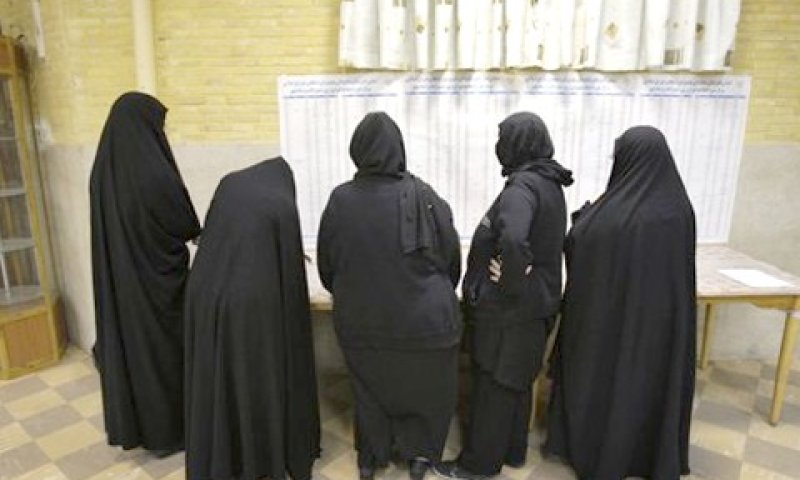 האם כוחו של אחמדינג'אד ייחלש? [צילום: AP]