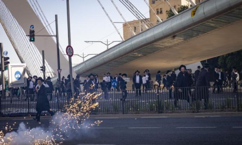 חסימות, מסילות ועימותים [צילום: יונתן זינדל/פלאש 90]