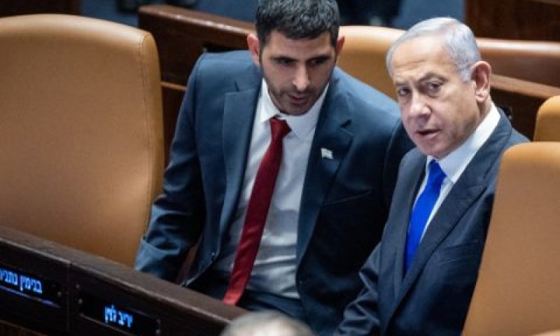 נתניהו וקרעי. קיימו שיחה [צילום: יונתן זינדל/פלאש 90]
