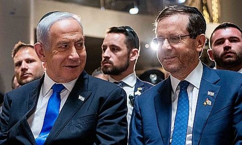 הרצוג, נתניהו. בקשת החנינה נבדקת [צילום: אריה לייב אברמס/פלאש 90]