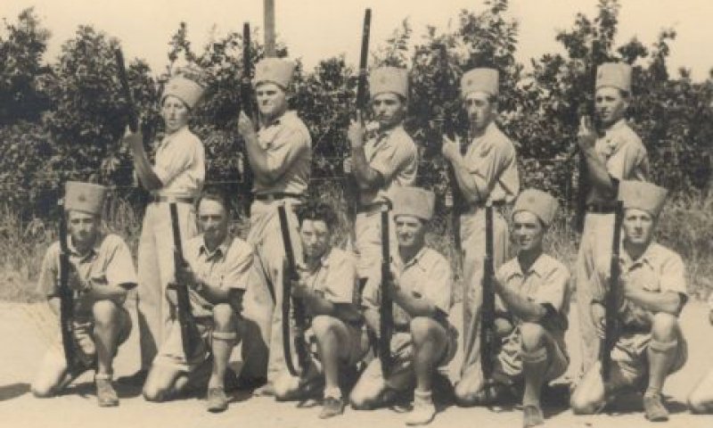 חברי הארגון באימונים [צילום: ארכיון עיריית רעננה]
