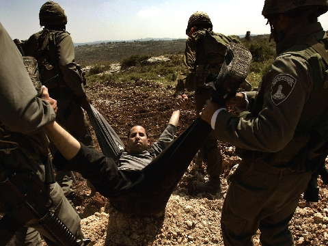 נמשכות ההפגנות נגד גדר הביטחון [AP]