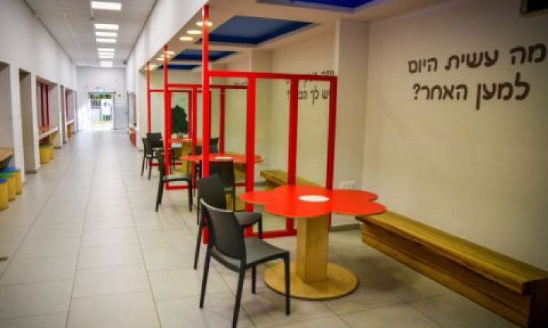 חוזרים ללמוד. בינתיים [צילום: אבשלום ששוני/פלאש 90]