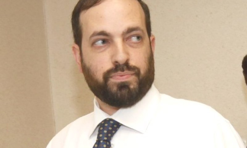 אטיאס. פגישה במשרדי אקסלנס [צילום: פלאש 90]