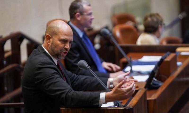 אוחנה במענה לשאילתות במליאת הכנסת [צילום: דוברות הכנסת - נועם מושקוביץ]