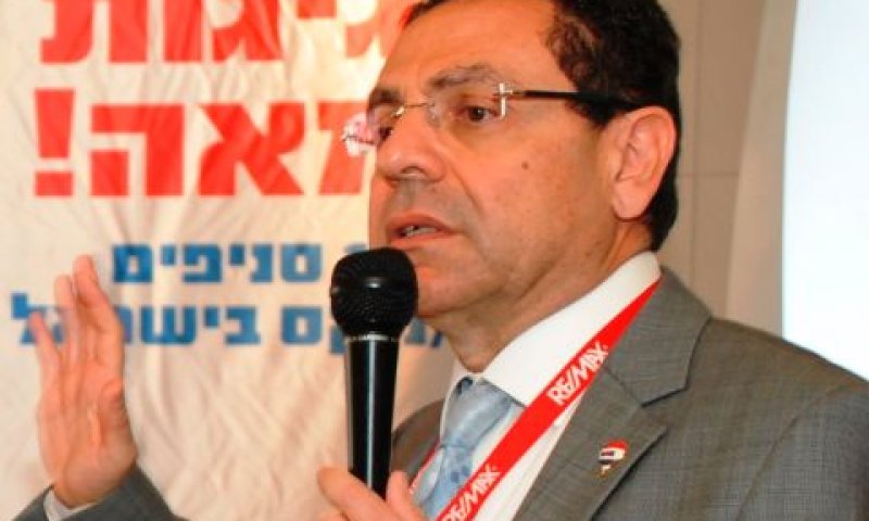 רסקין. מי? מי?