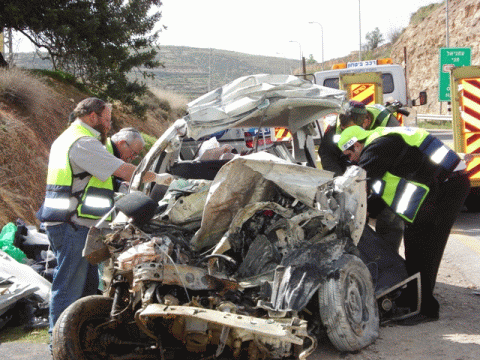 הרכב הפרטי במקום התאונה [צילום: צילום עוזר זילברשלז - מד"צ זק"א]