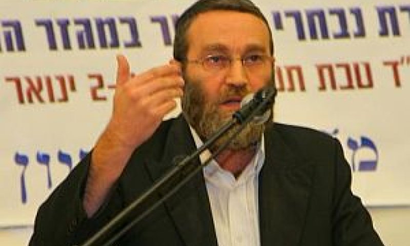 גפני. נלחם נגד היועצים המשפטיים