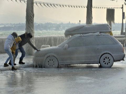 קפוא בשוויץ [צילום: AP]