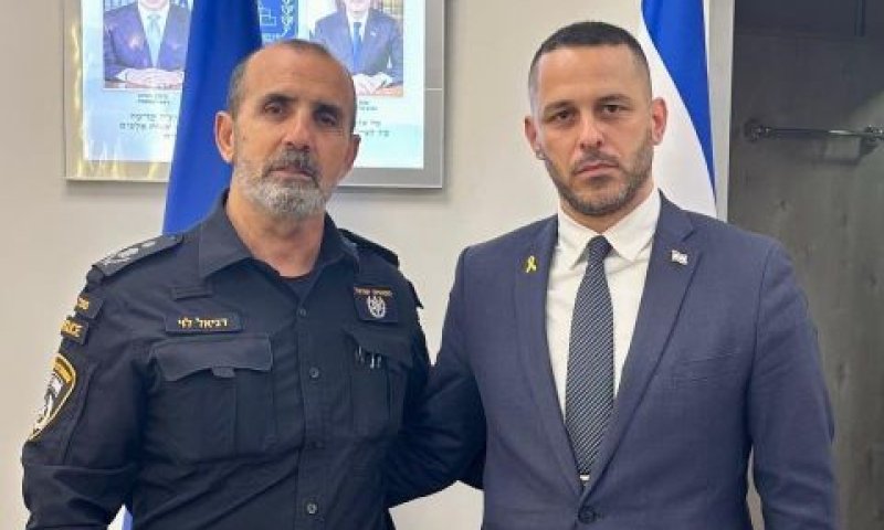 רואי כחלון, דני לוי