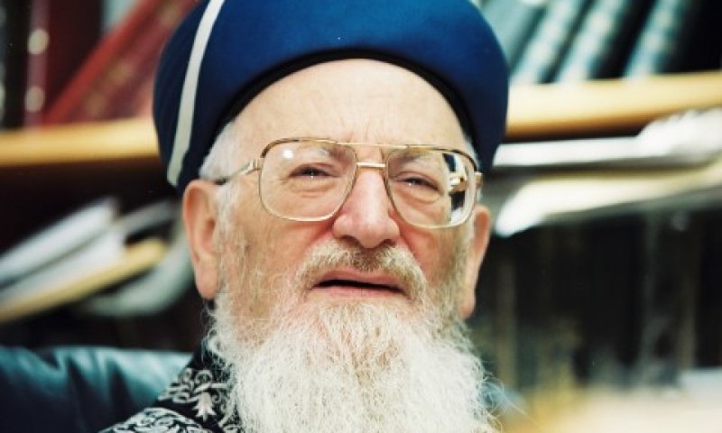 הרב מרדכי אליהו [צילום: פלאש 90]