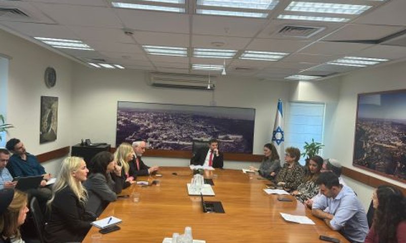 הישיבה עם ראשי ארגוני המעונות [צילום: תקשורת השר]