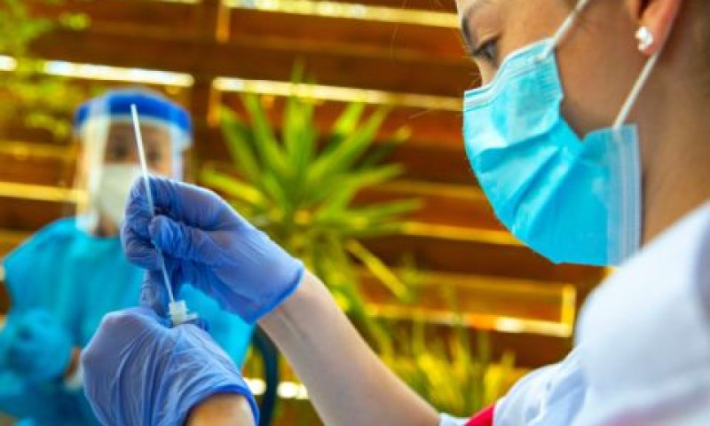 בדיקת PCR [צילום: אוליביה פיטוסי/פלאש 90]