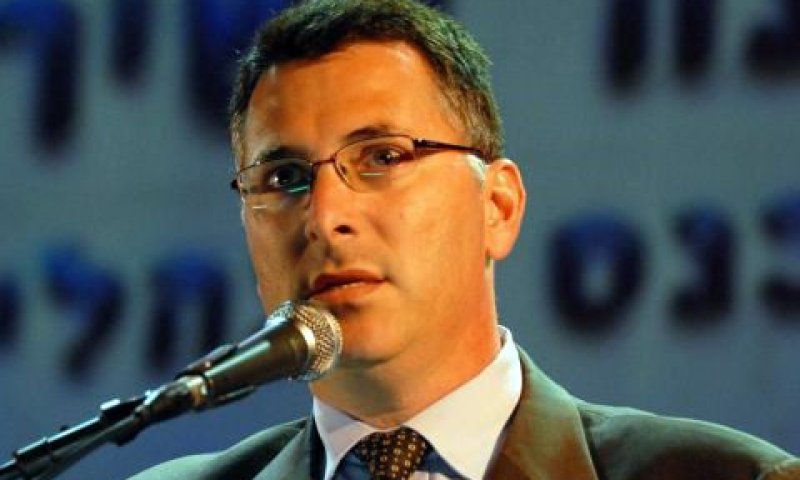 הודיע על הזכייה [צילום: מוקי שוורץ]