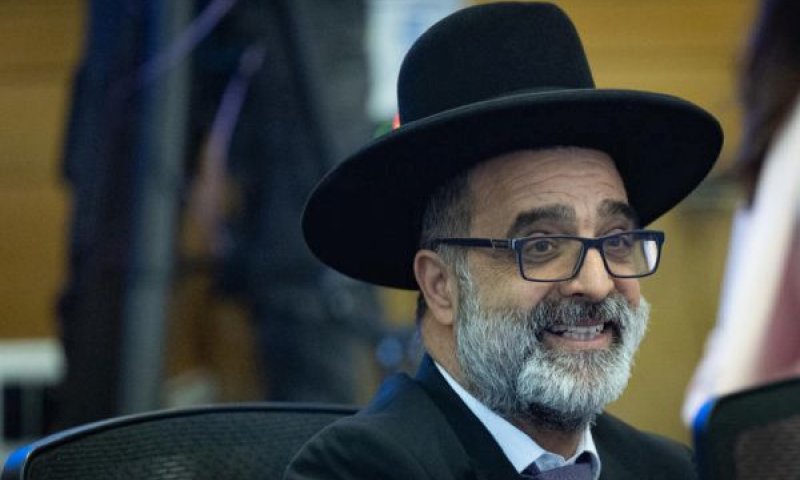 הרב אברהם זרביב [צילום: יונתן זינדל/פלאש 90]