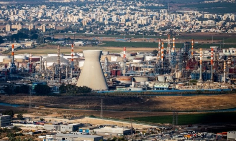 מתחם בז"ן במפרץ חיפה [צילום: שיר תורם, פלאש 90]