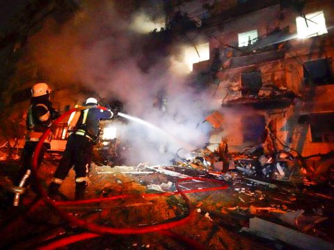 בית בקייב שנפגע בהפצצה רוסית [צילום: AP]