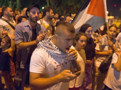 יפו. הפגנה נגד המבצע ברצועה [צילום: פלאש 90]