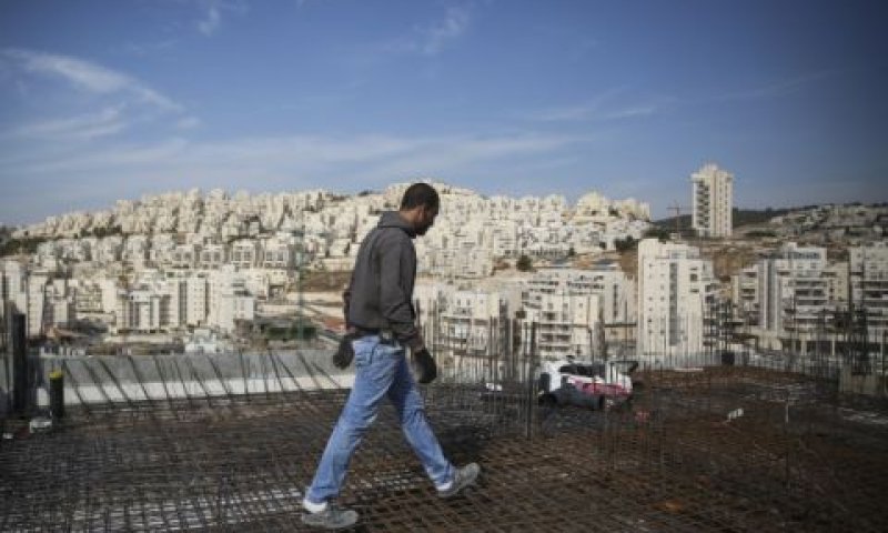 השכר יועבר מחשבון המעסיק לחשבון ברשות הפלשתינית [צילום: הדס פרוש/פלאש 90]