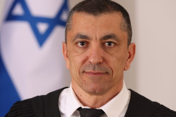 שקד. הנתבע למעשה הודה שנטל את יתרת הכספים