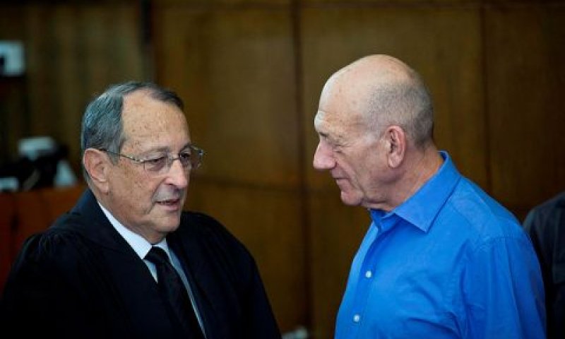 אולמרט וזהר. יערערו [צילום: פלאש 90]