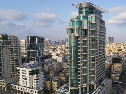 פרויקט Sea One ומלון רויאל ביץ' [צילום: booking.com]