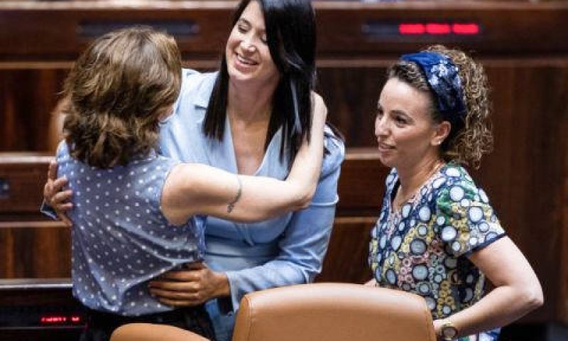 עידית סילמן, שירלי פינטו ותמר זנדברג [צילום: יונתן זינדל/פלאש 90]