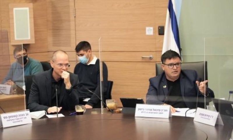 היו"ר מיכאל ביטון והשר עודד פורר [צילום: דני שם-טוב/דוברות הכנסת]