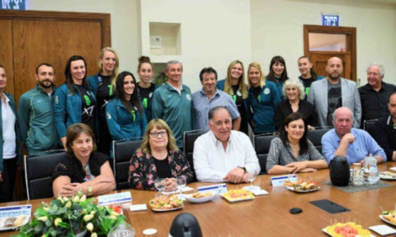 קבלת פנים [צילום: ראובן כבן דוברות עיריית חיפה]